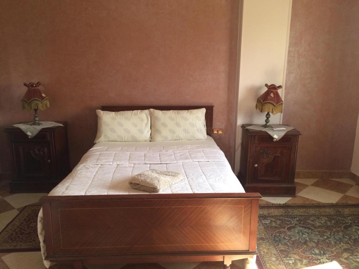 Bastetopia Guest house *